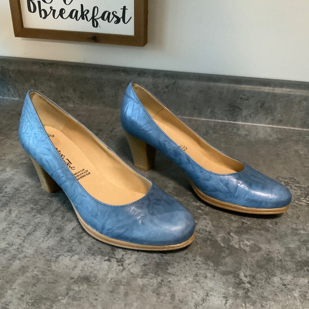 Alex & Tai Blue Size 6.5 EU 37 Textured Leather Heels Pumps Shoes Spain